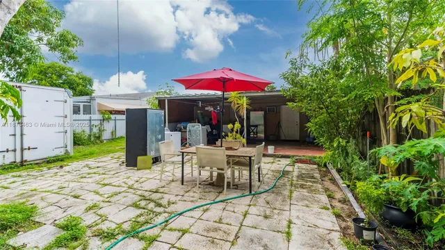 $540,000 | 580 Southeast 2nd Street, Hialeah, FL 33010