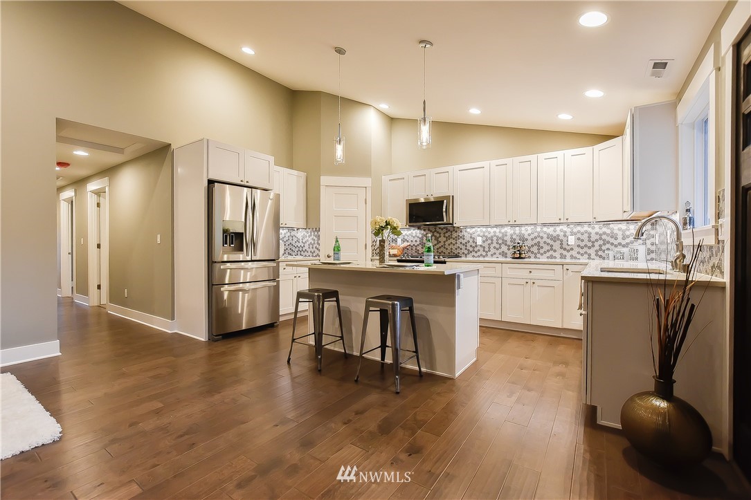 4102 Jewell Road Bothell, WA 98012 - Photo 4 of 25