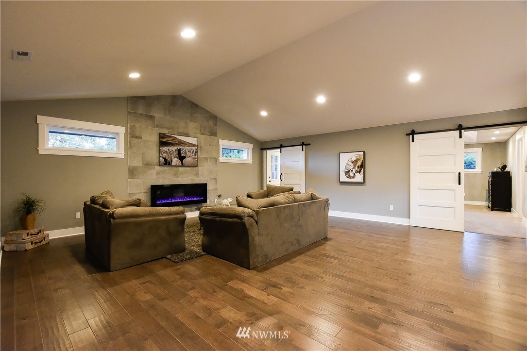 4102 Jewell Road Bothell, WA 98012 - Photo 8 of 25