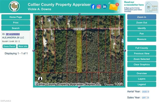 a black and white photo of a city