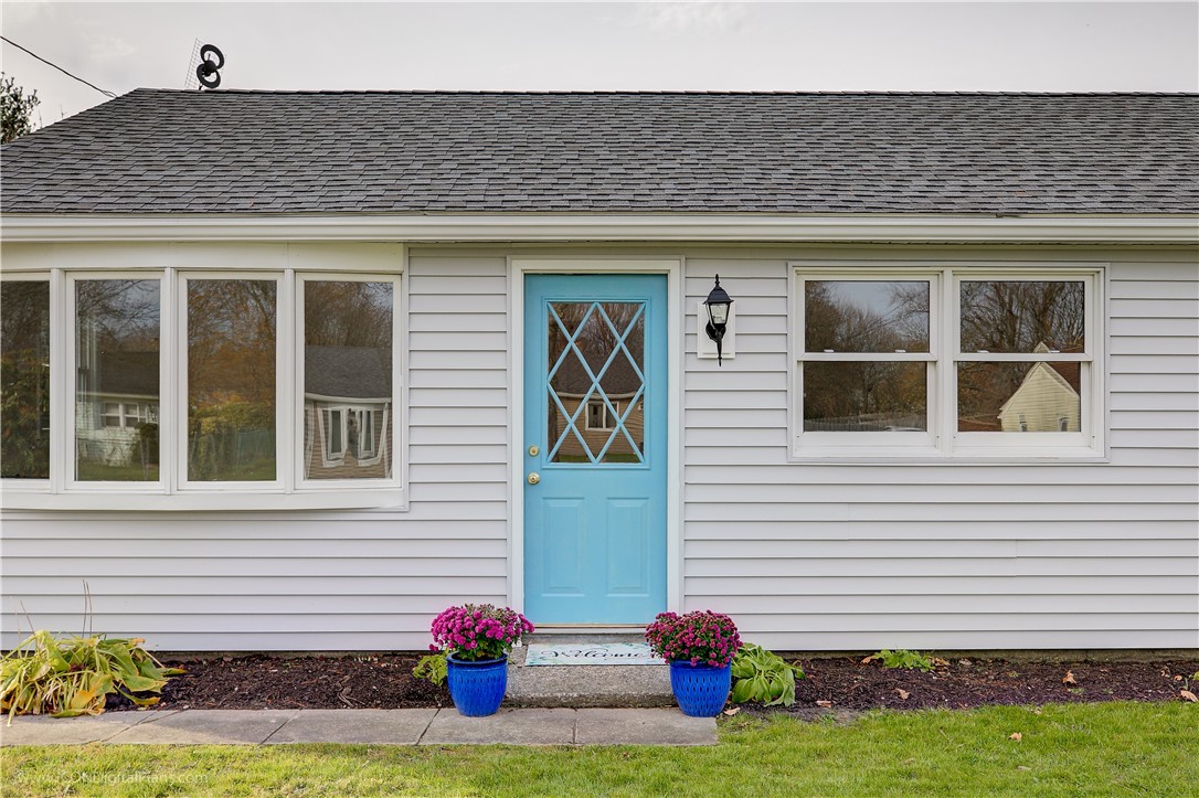 27 Rosedale Drive Bristol, RI 02809 - Photo 3 of 34 Exterior Front