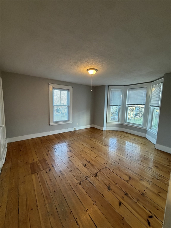 3-5 Locust Street, Unit 3 5 Amesbury, MA 01913 - Photo 6 of 13
