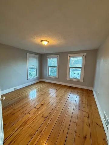 $2,300 | 3-5 Locust Street, Unit 3 5, Amesbury, MA 01913