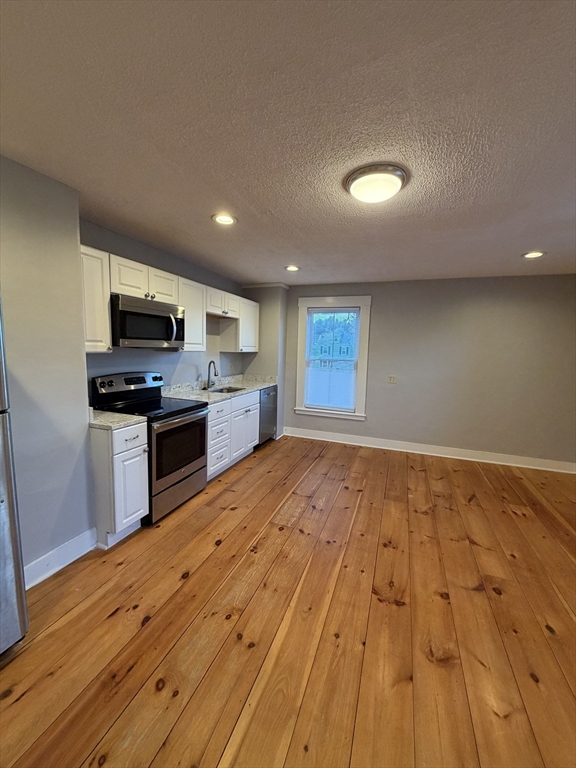 3-5 Locust Street, Unit 3 5 Amesbury, MA 01913 - Photo 8 of 13