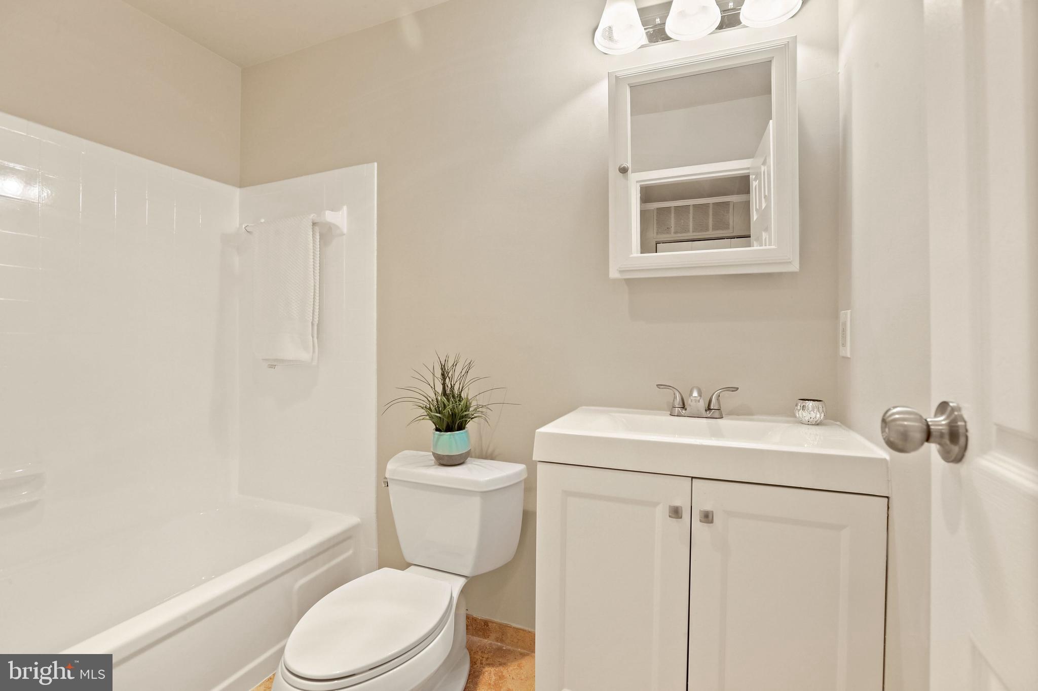 6141 Edsall Road, Unit D Alexandria, VA 22304 - Photo 17 of 25
