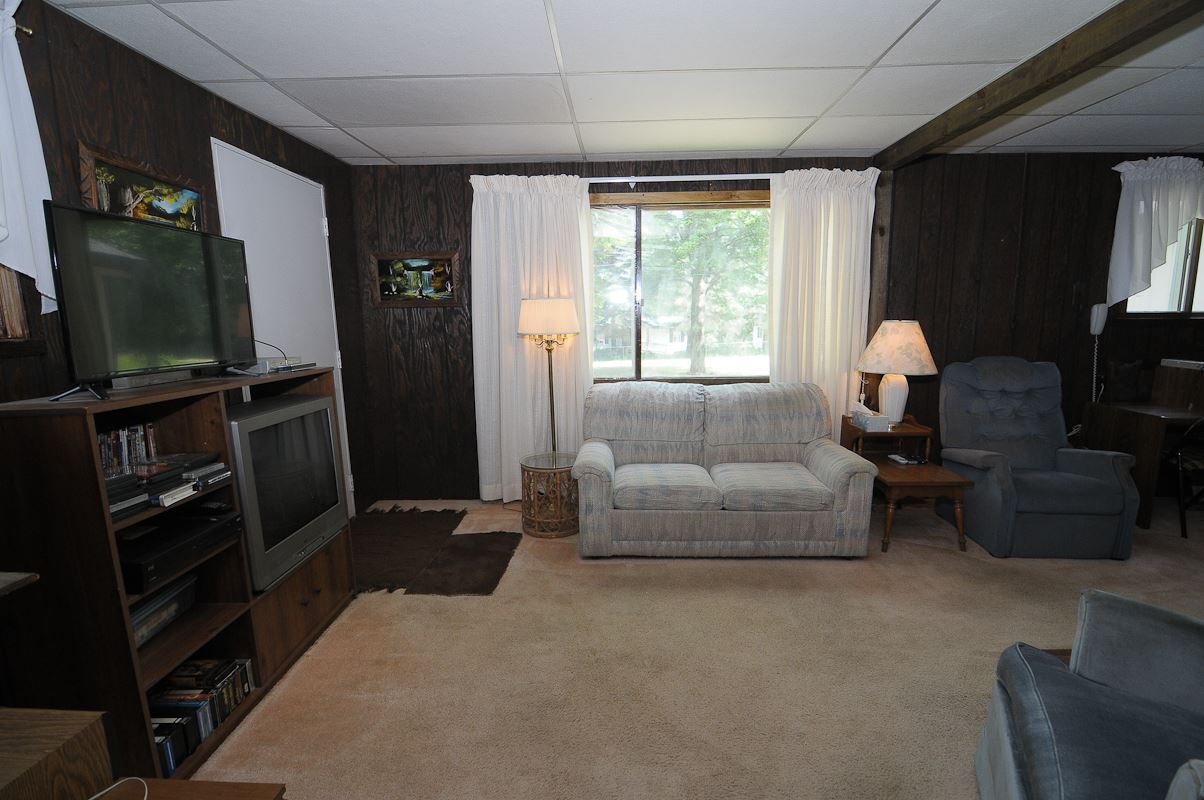 491 Autumn Road Cadillac, MI 49601 - Photo 8 of 31 1864166-7.JPG