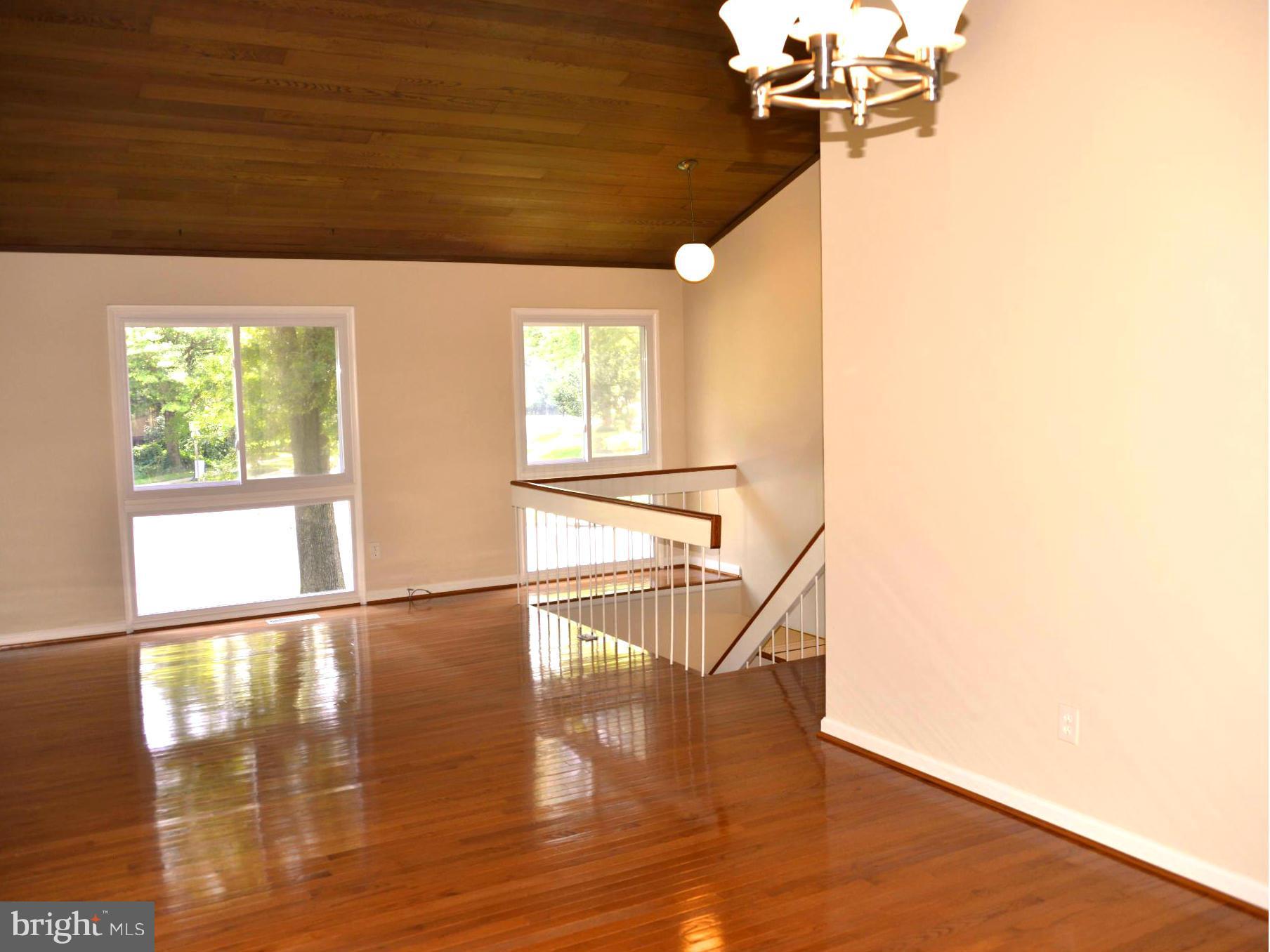 8718 Stark Road Annandale, VA 22003 - Photo 13 of 30 Living Room