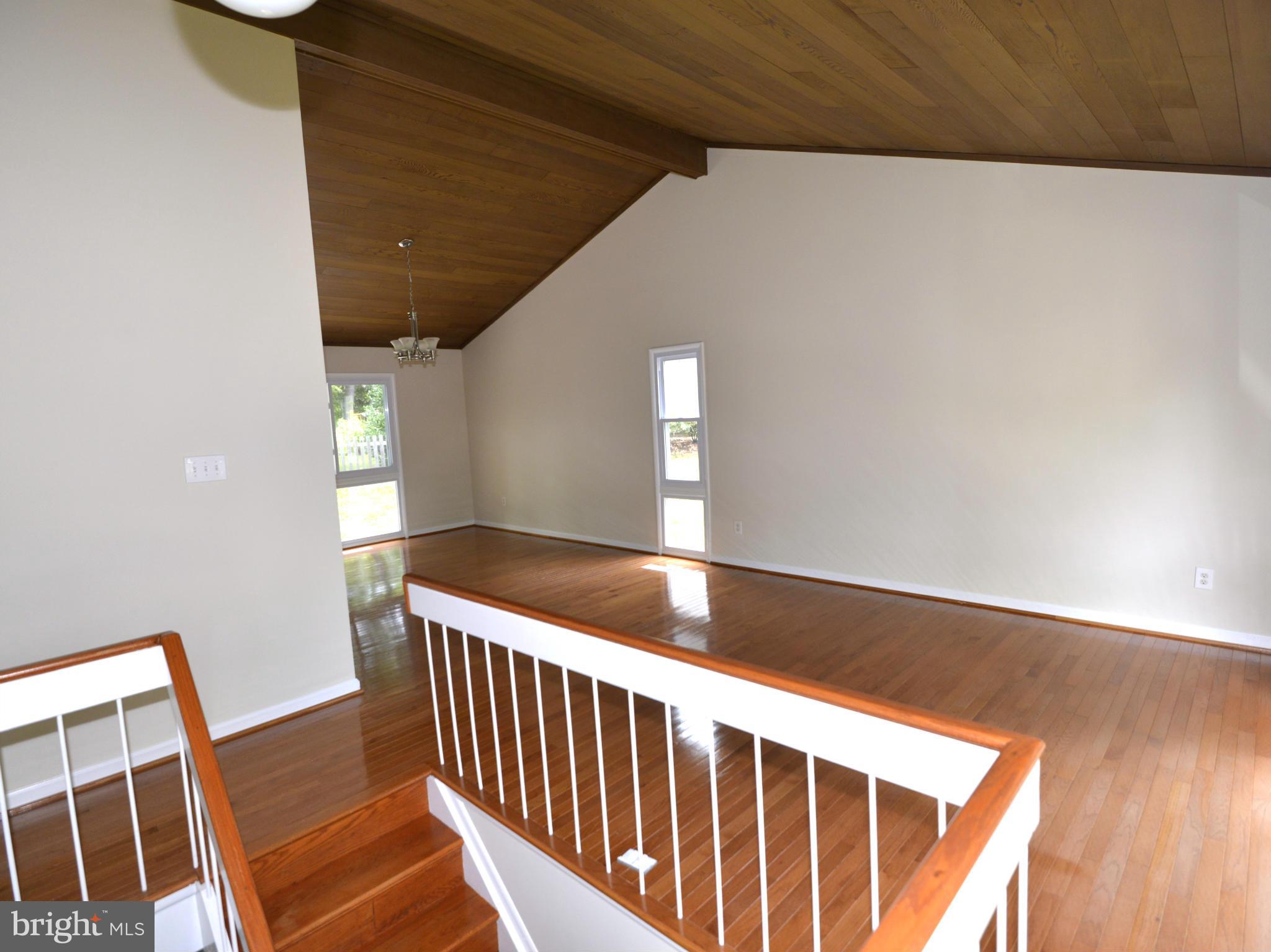 8718 Stark Road Annandale, VA 22003 - Photo 14 of 30 Living Room