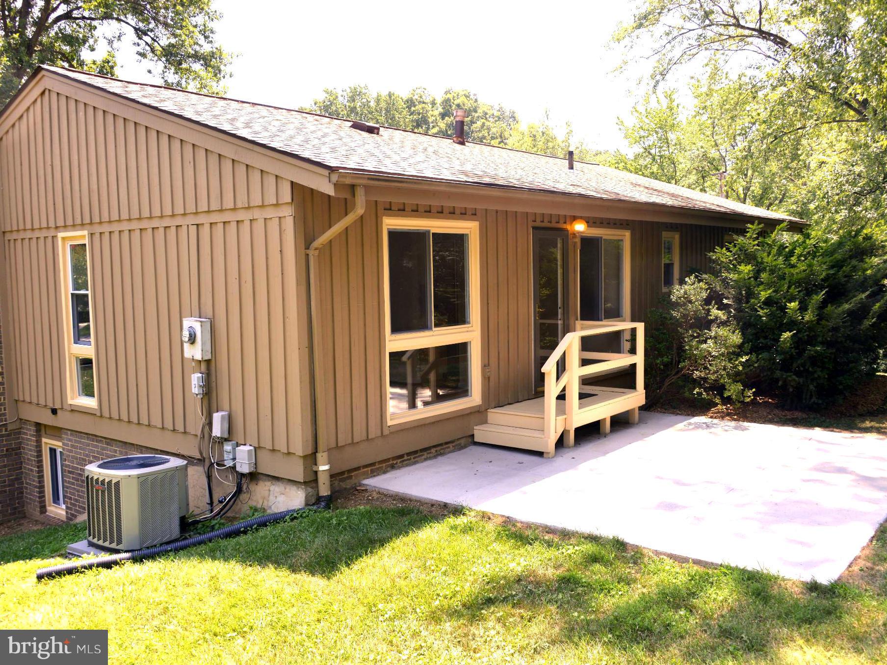 8718 Stark Road Annandale, VA 22003 - Photo 21 of 30 Exterior (Rear)