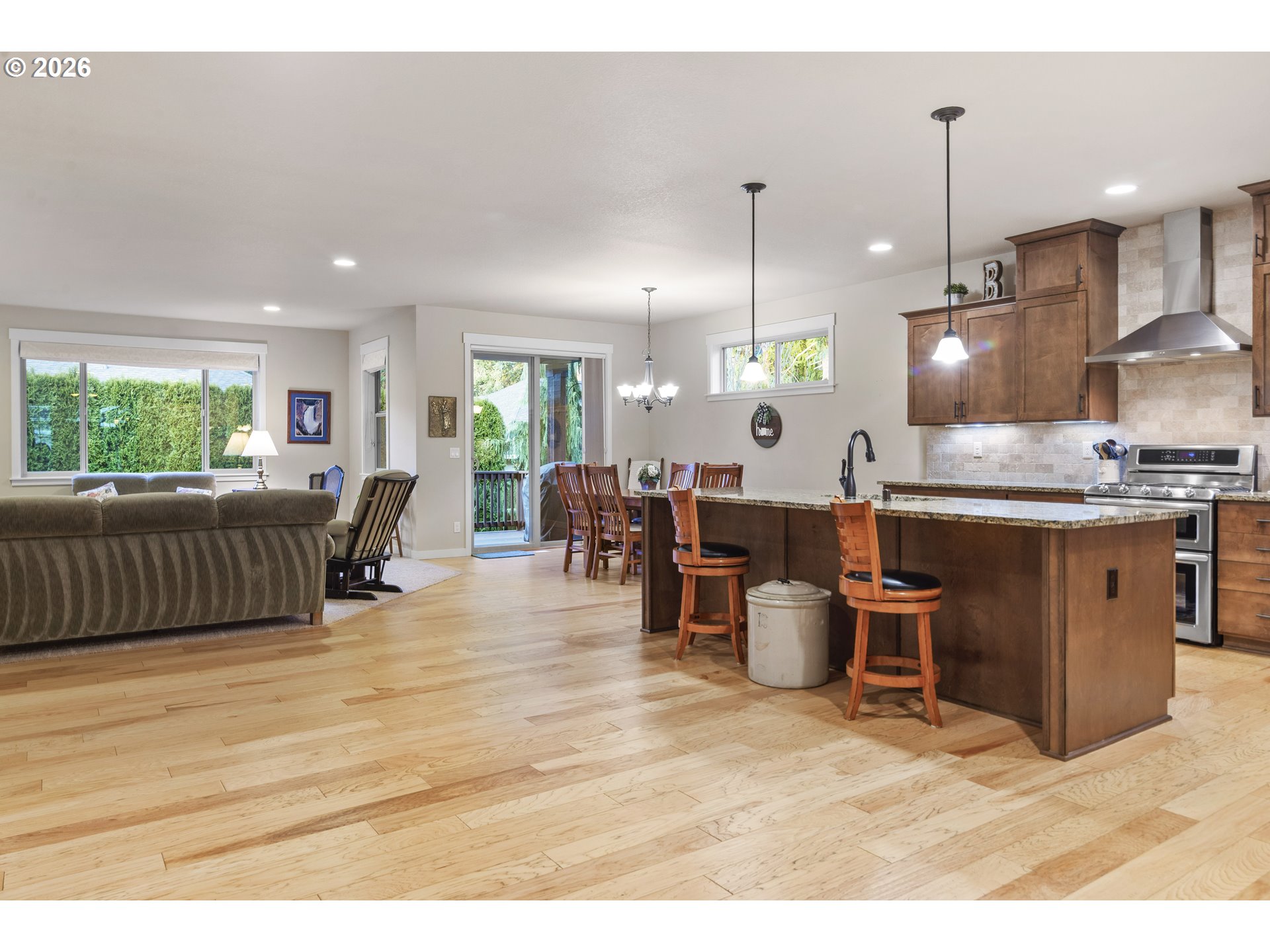 3110 Northeast 174th Street Ridgefield, WA 98642 - Photo 5 of 36 a kitchen with lots of counter top space