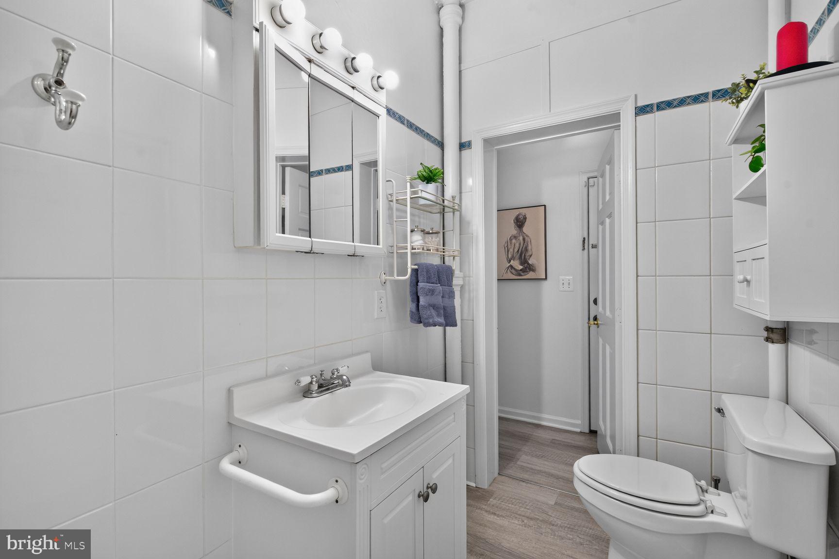 734 Silver Spring Avenue Silver Spring, MD 20910 - Photo 21 of 65 Primary bathroom-private access-full bath #1