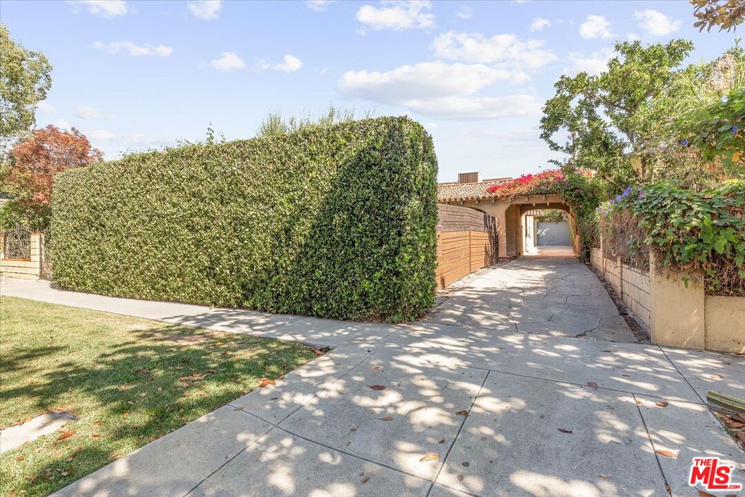 3707 Edenhurst Avenue Los Angeles, CA 90039 - Photo 2 of 28