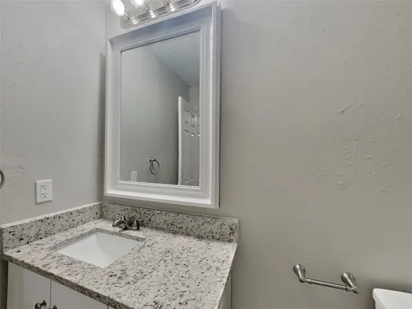 $1,950 | 15 South Drifting Leaf Court, Spring, TX 77380