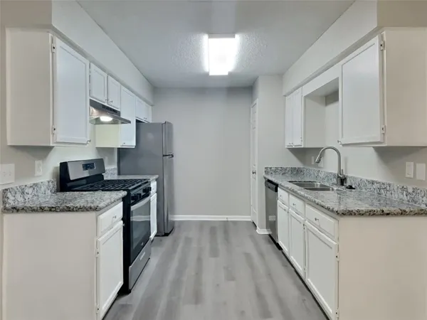 $1,950 | 15 South Drifting Leaf Court, Spring, TX 77380