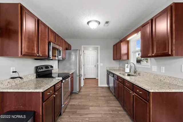 $2,200 | 337 Rose Bud Lane, Holly Ridge, NC 28445