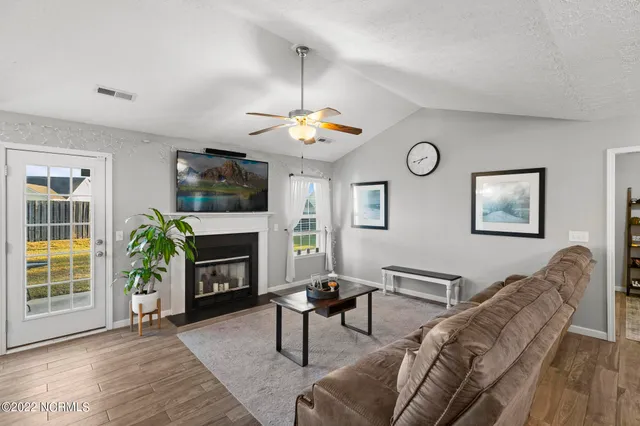 $2,200 | 337 Rose Bud Lane, Holly Ridge, NC 28445