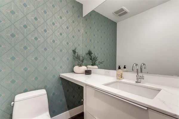 $10,500 | 2200 Victory Avenue, Unit 2107, Dallas, TX 75202