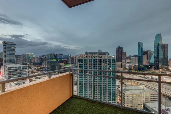 $10,500 | 2200 Victory Avenue, Unit 2107, Dallas, TX 75202