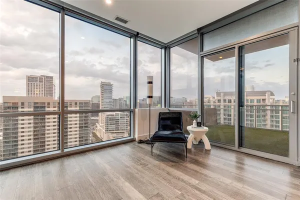 $10,500 | 2200 Victory Avenue, Unit 2107, Dallas, TX 75202