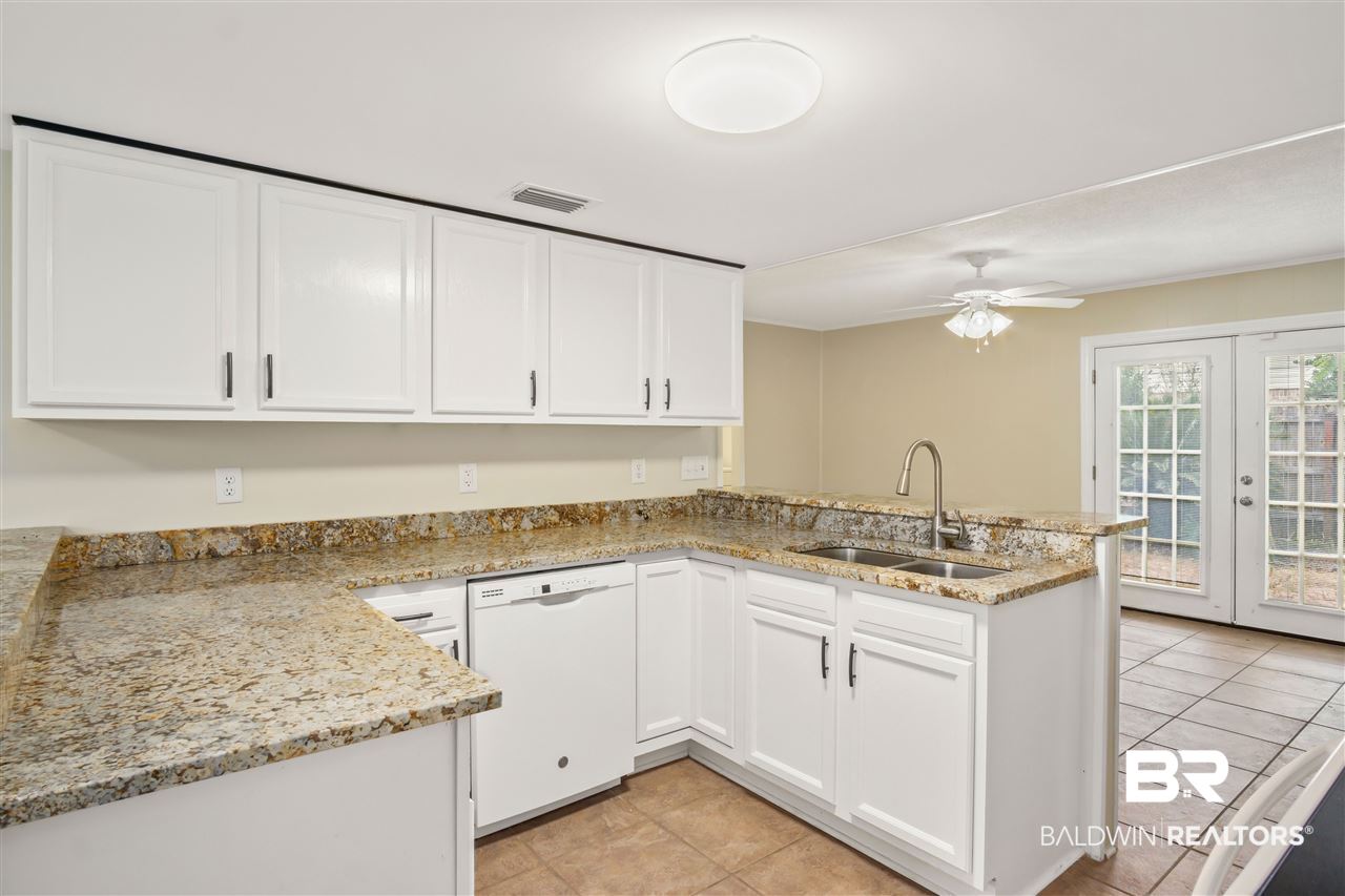 4017 Cottage Hill Road, Unit 67 Mobile, AL 36609 - Photo 7 of 27