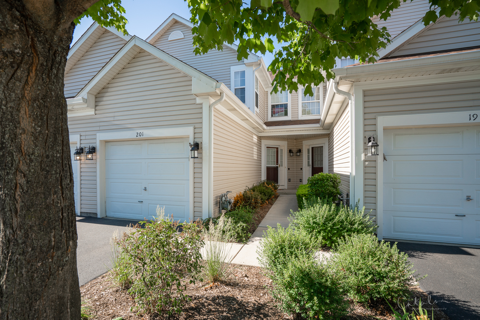 201 Northlight Passe, Unit 201 Lake In The Hills, IL 60156 - Photo 2 of 25