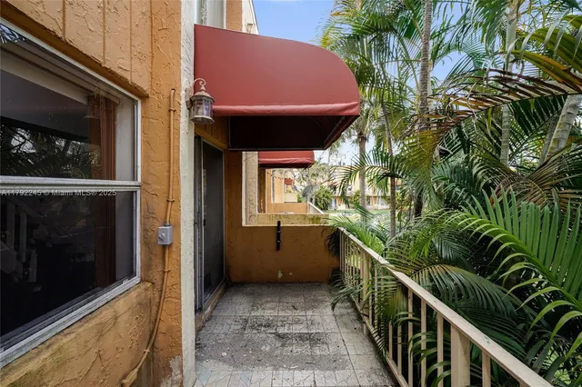 $155,000 | 17911 Northwest 68th Avenue, Unit P208, Hialeah, FL 33015