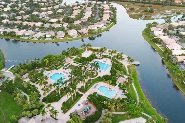 $155,000 | 17911 Northwest 68th Avenue, Unit P208, Hialeah, FL 33015