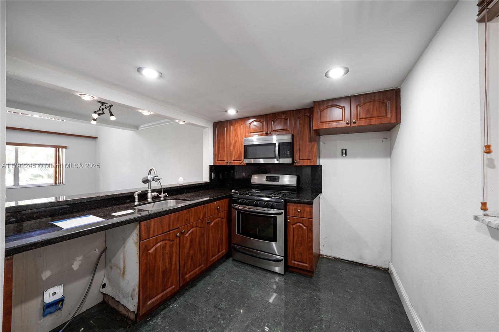 17911 Northwest 68th Avenue, Unit P208 Hialeah, FL 33015 - Photo 8 of 37