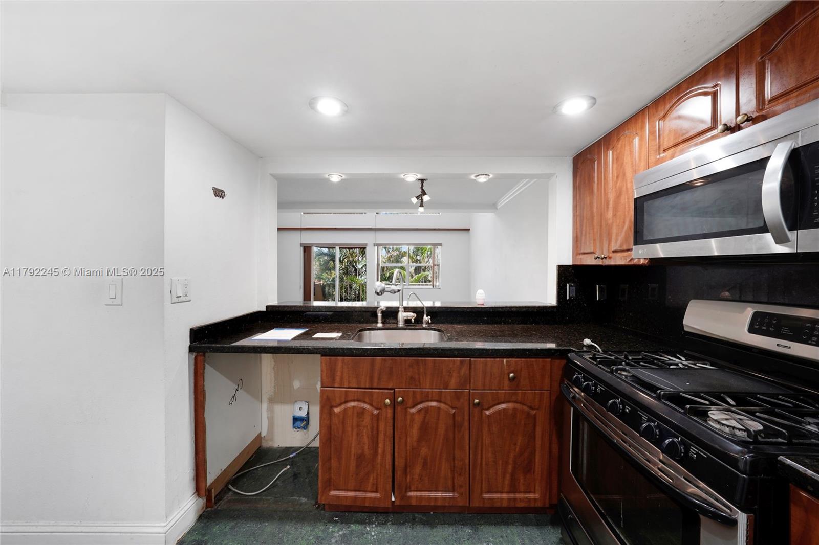 17911 Northwest 68th Avenue, Unit P208 Hialeah, FL 33015 - Photo 9 of 37