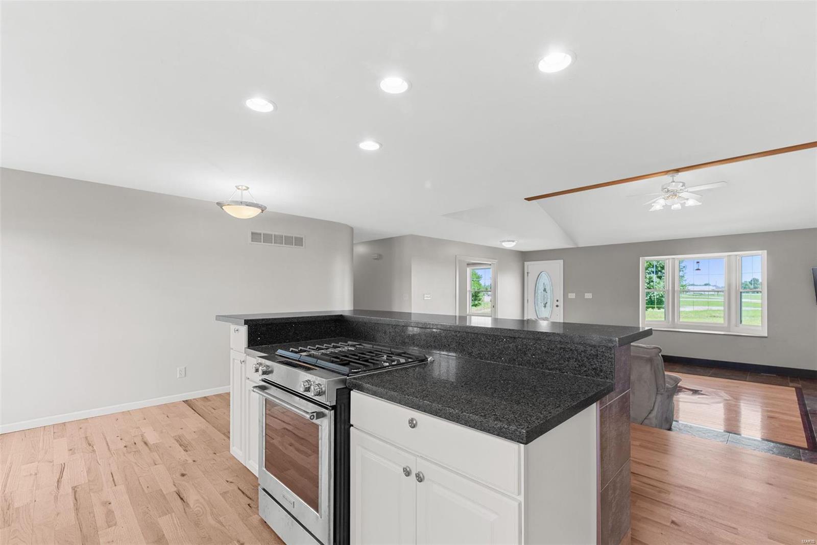 7 Setters Point Road O'Fallon, MO 63366 - Photo 10 of 61 Gallery Image 10