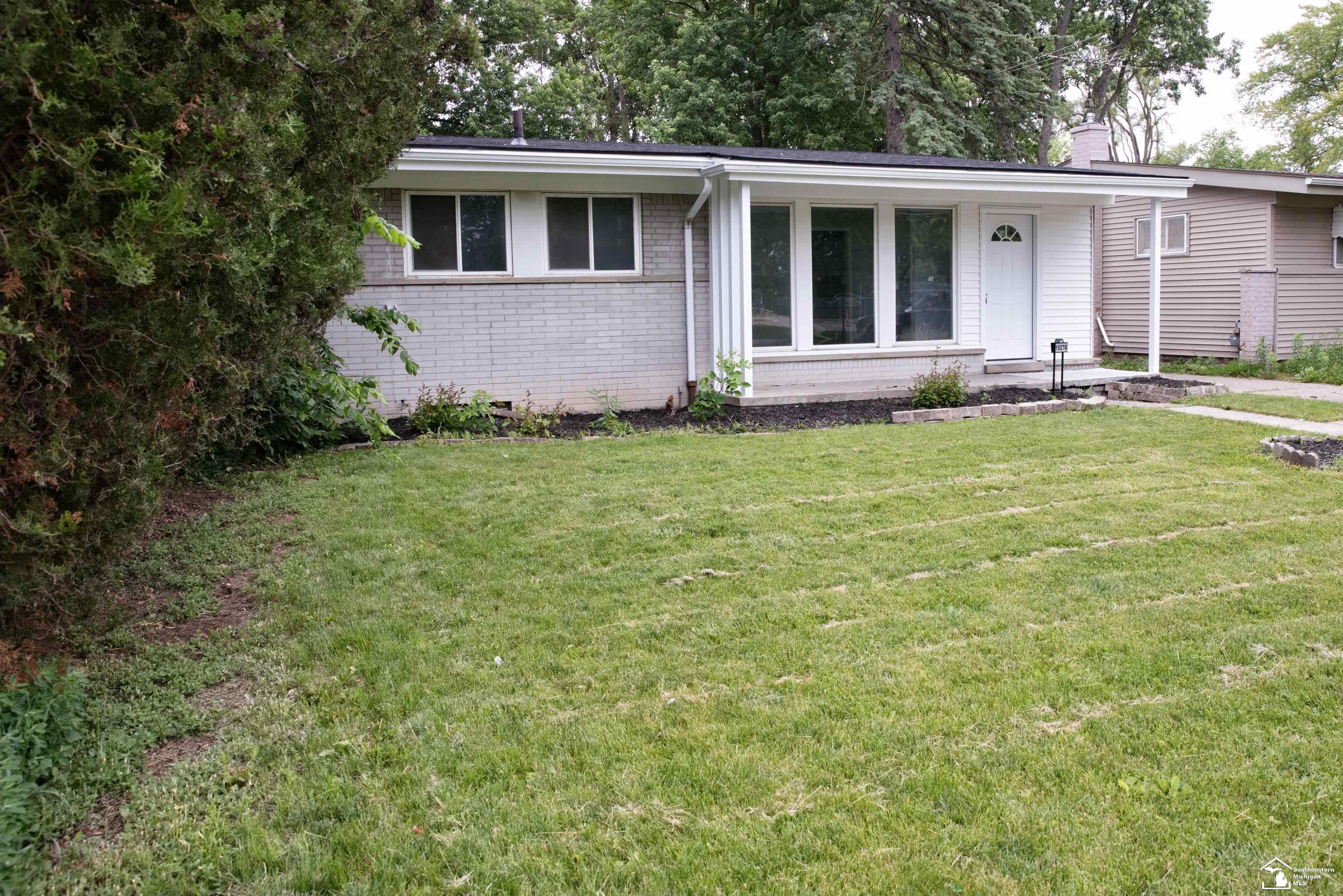 19278 Berg Road Detroit, MI 48219 - Photo 2 of 36 Gallery Image 2