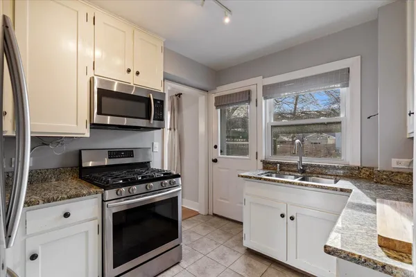$549,000 | 2310 Brown Avenue, Evanston, IL 60201