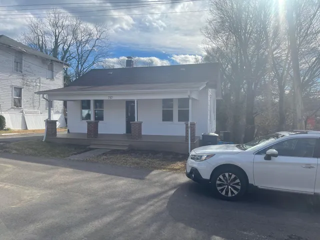 $135,000 | 717 Mississippi Avenue Northeast, Roanoke, VA 24012