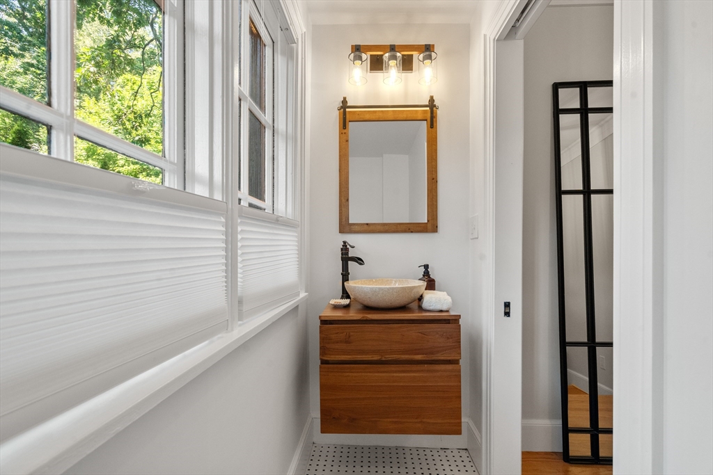 601 Walnut Street Newton, MA 02460 - Photo 6 of 21