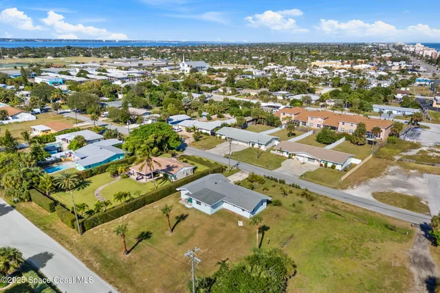$889,000 | 107 Franklyn Avenue, Indialantic, FL 32903