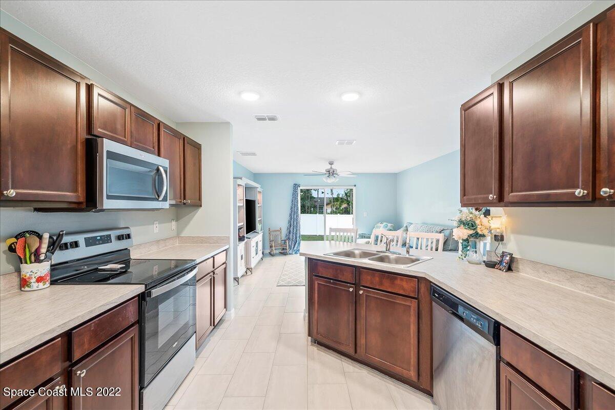 895 Fletcher Road Southeast Palm Bay, FL 32909 - Photo 8 of 25 04-untitled-20