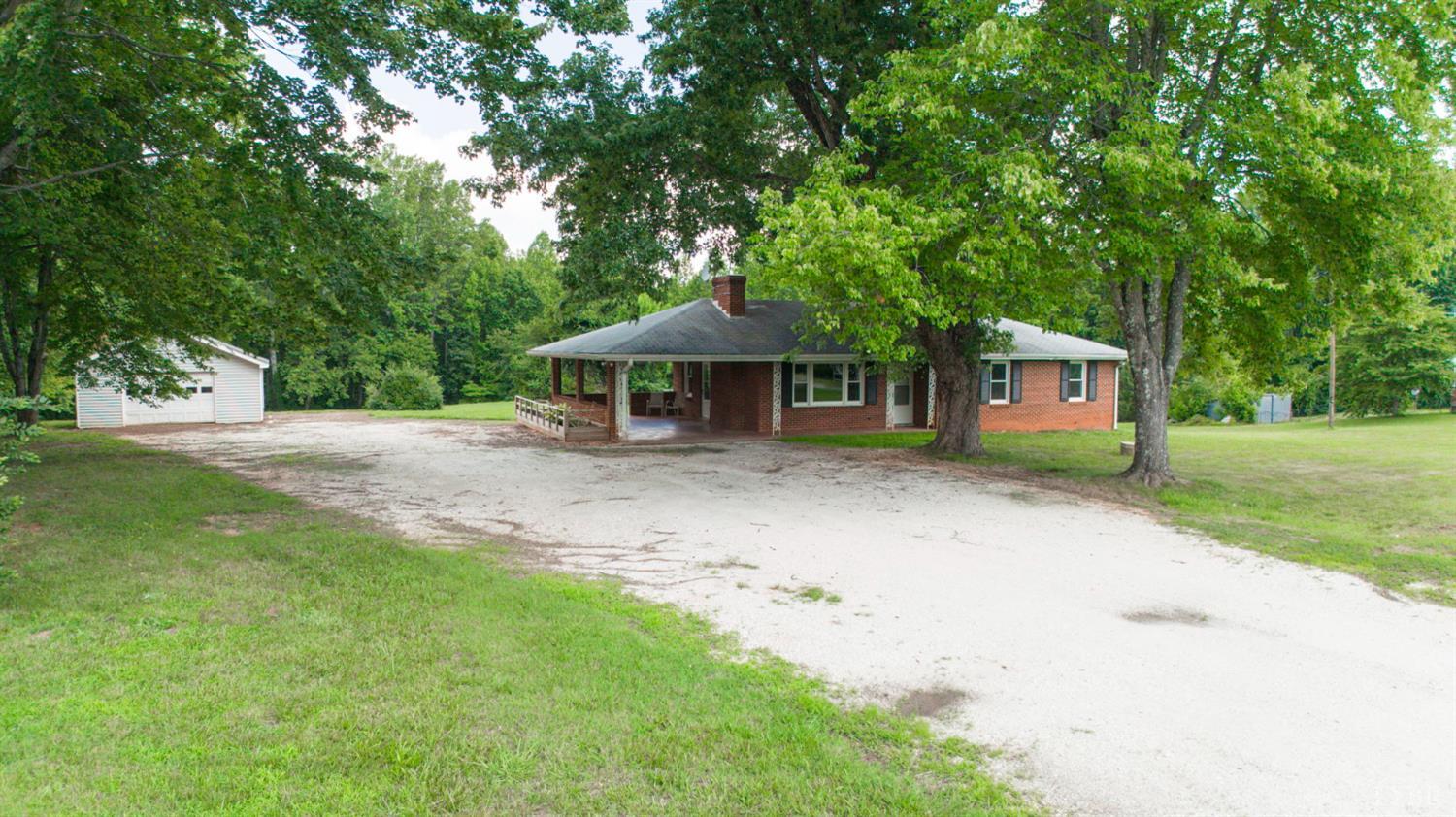 657 Swan Road Pamplin, VA 23958 - Photo 4 of 52