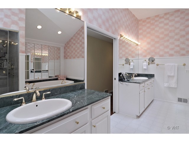 72 Dewey Road Inverness, IL 60067 - Photo 12 of 25