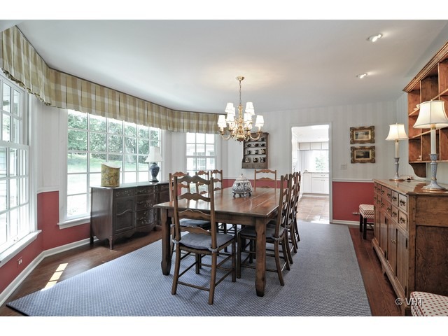 72 Dewey Road Inverness, IL 60067 - Photo 4 of 25