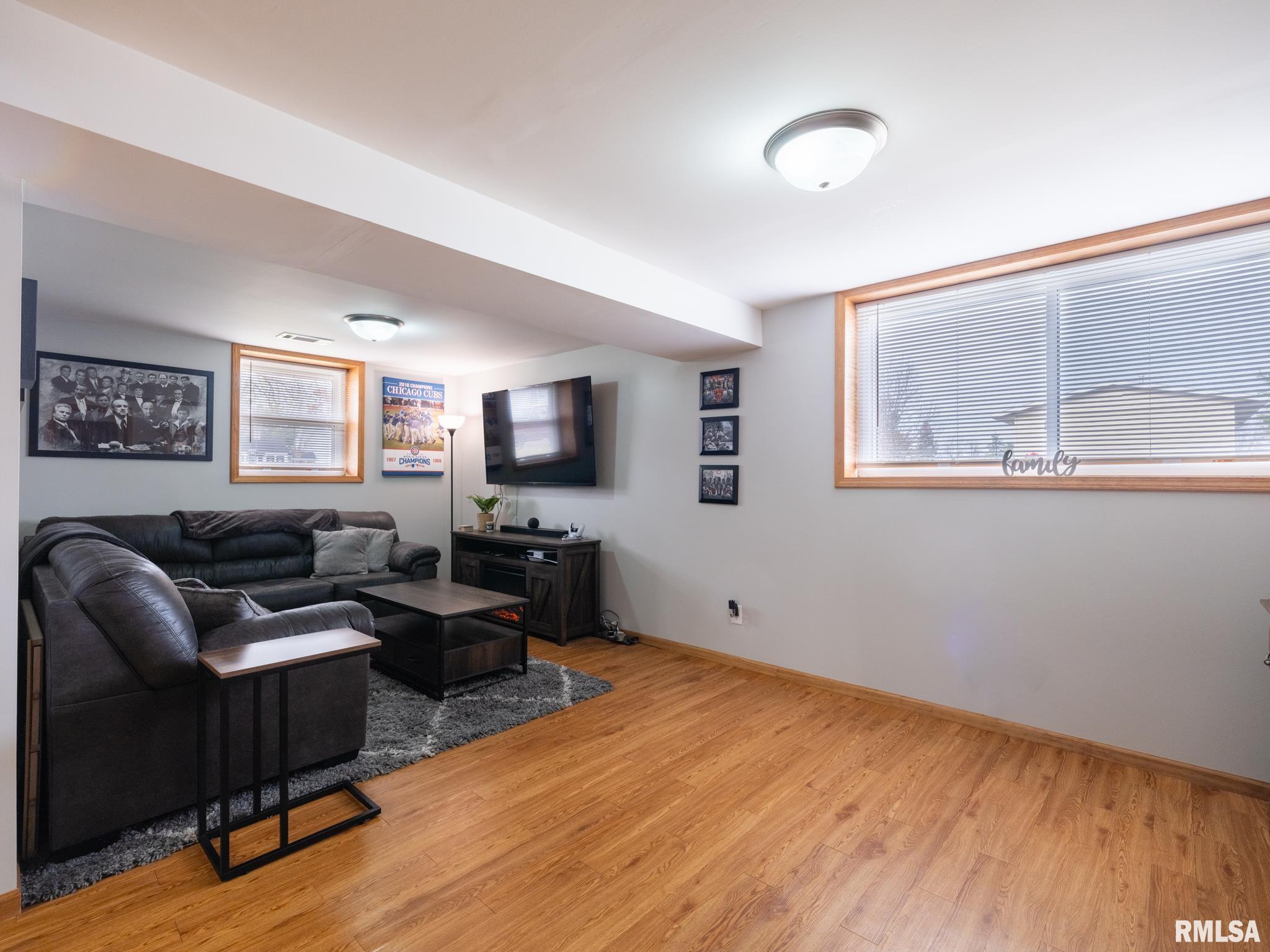 6522 North Randwick Road Peoria, IL 61615 - Photo 34 of 50 Gallery Image 34