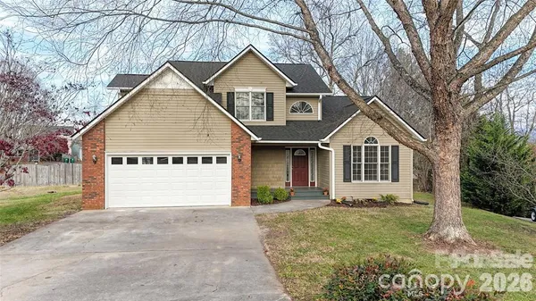 $2,800 | 23 Westmont Drive, Asheville, NC 28806