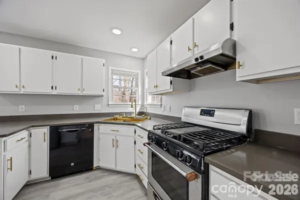 $2,800 | 23 Westmont Drive, Asheville, NC 28806