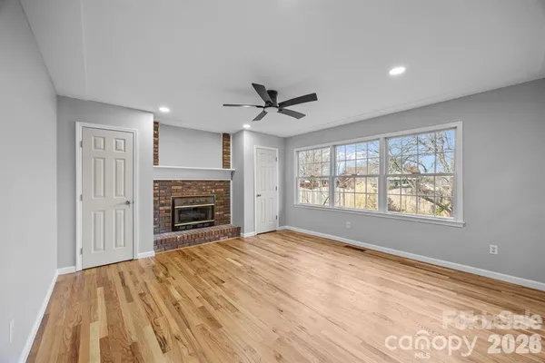 $2,800 | 23 Westmont Drive, Asheville, NC 28806