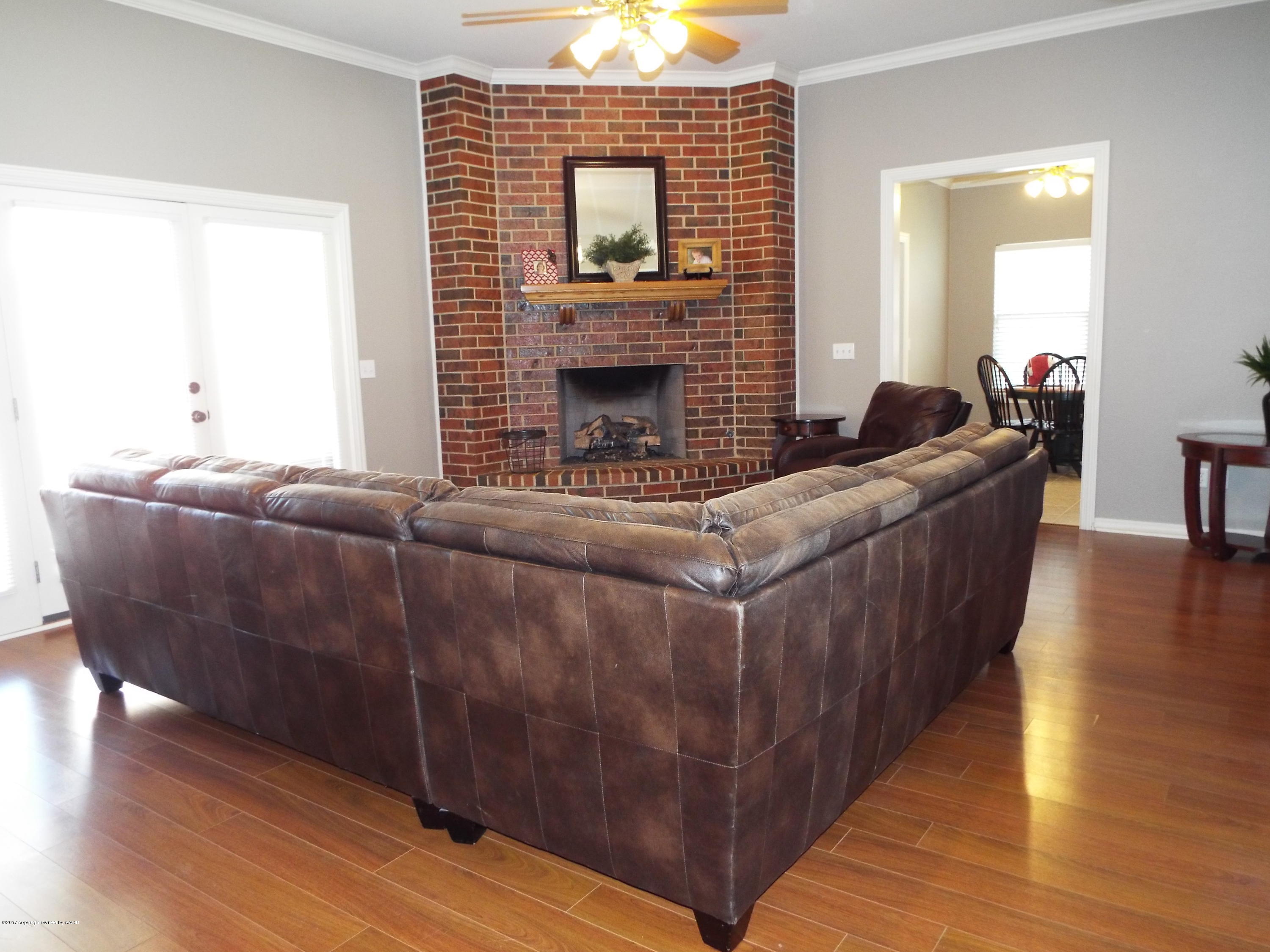 8118 Sheldon Road Amarillo, TX 79119 - Photo 4 of 31 living