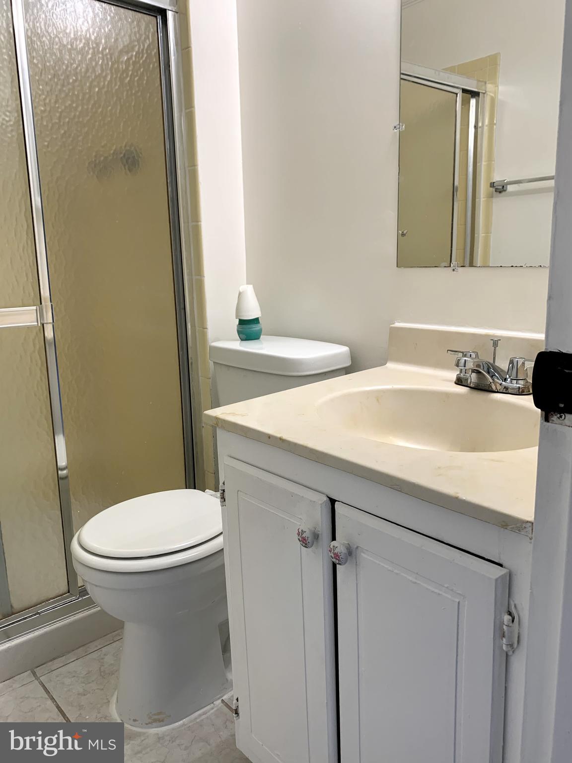 9635 Horizon Run Road, Unit 2G Montgomery Village, MD 20886 - Photo 25 of 33 Master-Bathroom