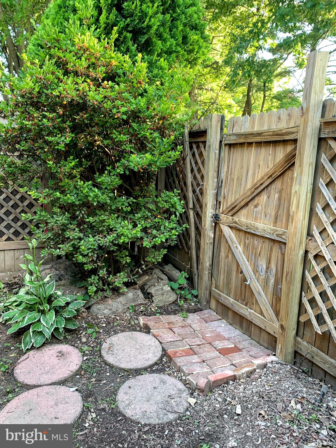 9635 Horizon Run Road, Unit 2G Montgomery Village, MD 20886 - Photo 30 of 33 Backyard
