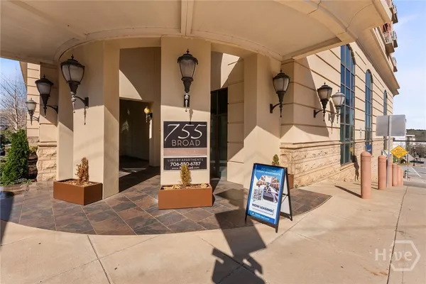 $885,000 | 755 East Broad Street, Unit 820, Athens, GA 30601