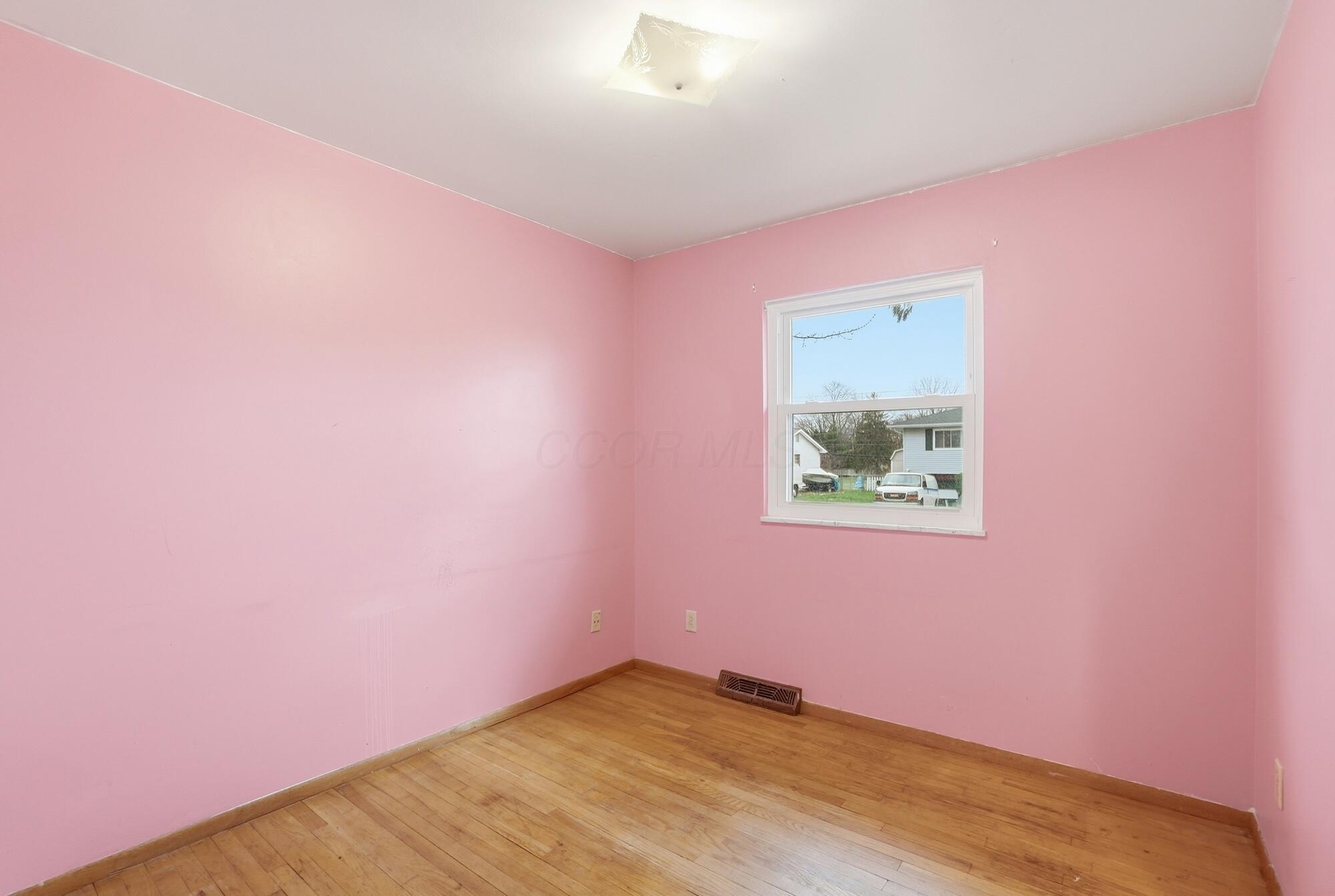 6365 Faircrest Road Columbus, OH 43229 - Photo 20 of 36 099