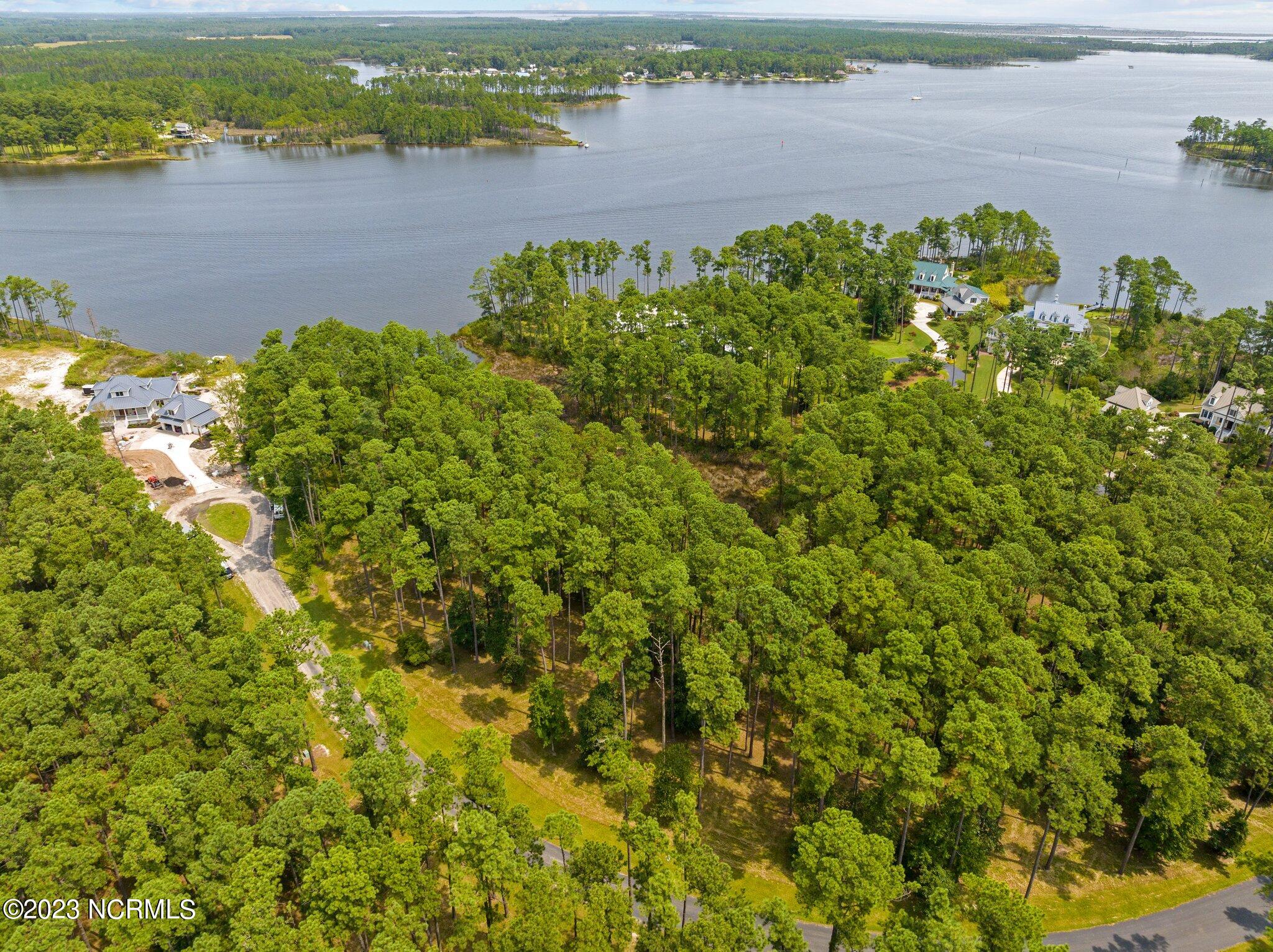 142 Broadview Point Oriental, NC 28571 - Photo 15 of 36 142 Broadview Point 121, Oriental, NC (2