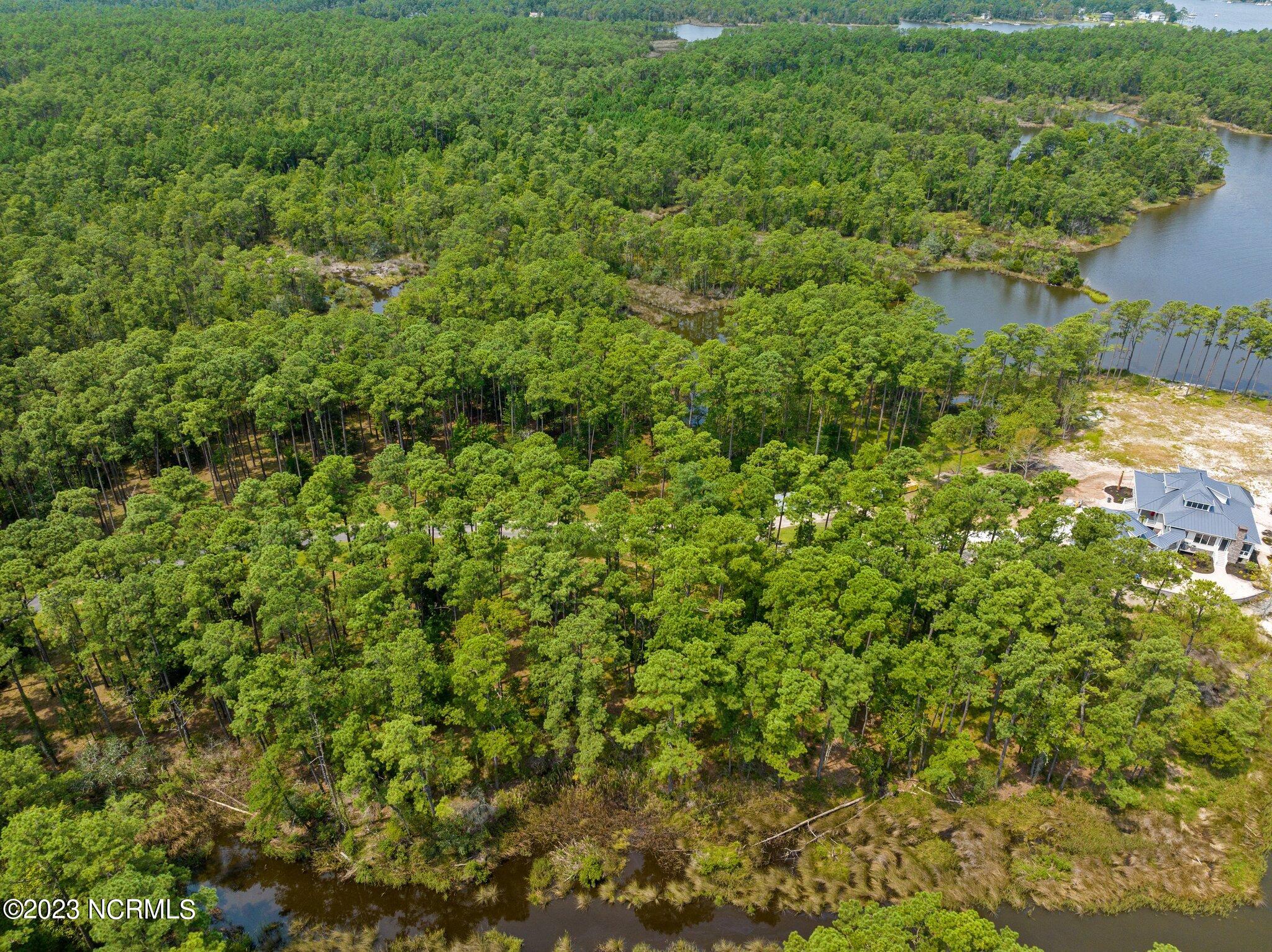 142 Broadview Point Oriental, NC 28571 - Photo 16 of 36 142 Broadview Point 121, Oriental, NC (2